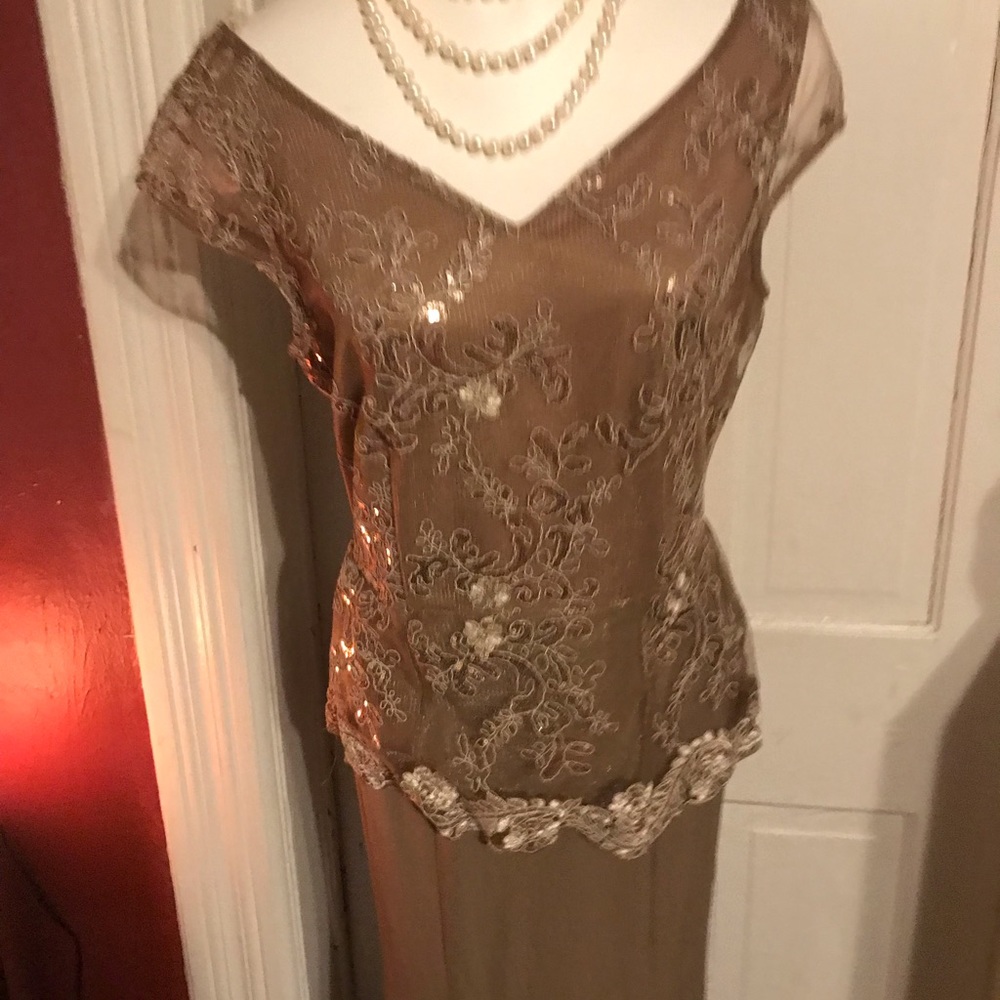 Stunning beautiful mother of the bride dress size: S  by: Candalite - Picture 4 of 14